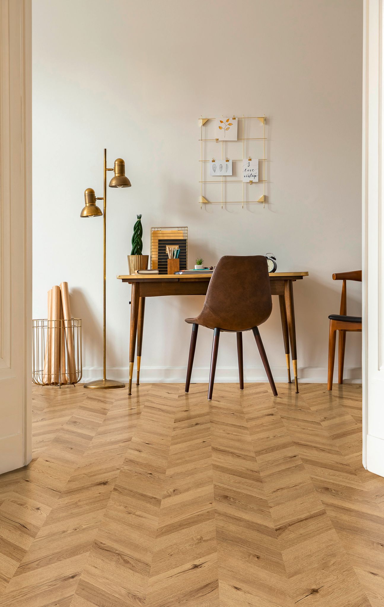 Chevron Cognac Oak | Ren-Tile (Reinassance)